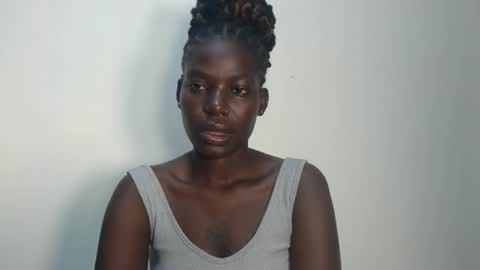 Snapshot of luo_queen chatting on May 2026 03:12:01 AM luo_queen online show from May 2026 03:12:01 AM