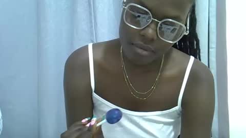 Snapshot of lupitah_ chatting on December 2025 10:18:02 PM sweet girl online show from December 2025 10:18:02 PM