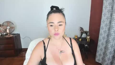 PAULINA online show from May 2026 10:49:01 PM