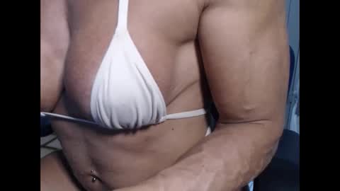 Snapshot of lusexyhot chatting on January 2025 01:59:01 AM lusexyhot online show from January 2025 01:59:01 AM