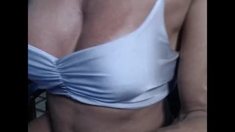 Snapshot of lusexyhot chatting on January 2025 02:00:02 AM lusexyhot online show from January 2025 02:00:02 AM