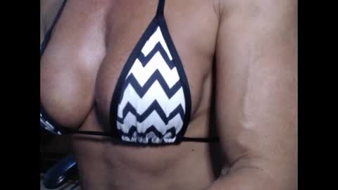 Snapshot of lusexyhot chatting on January 2025 04:14:02 AM lusexyhot online show from January 2025 04:14:02 AM