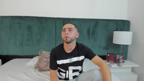 Snapshot of lushian_luna chatting on November 2025 11:18:01 PM Lushian And Luna online show from November 2025 11:18:01 PM