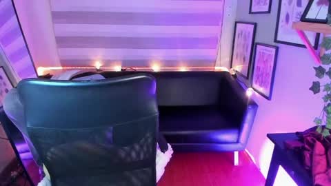 Snapshot of lusiana__ chatting on May 2026 12:22:02 PM Luci online show from May 2026 12:22:02 PM