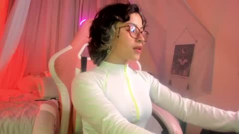 Snapshot of lusiana__ chatting on June 2026 04:22:01 AM Luci online show from June 2026 04:22:01 AM