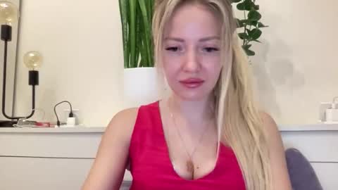 lusiluv online show from February 2026 07:41:02 PM