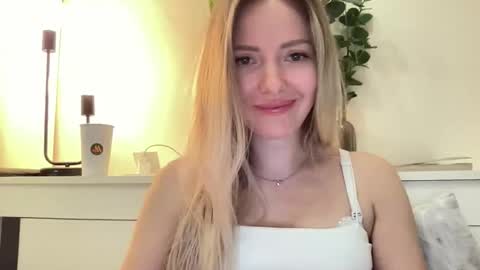 lusiluv online show from April 2026 09:06:01 PM