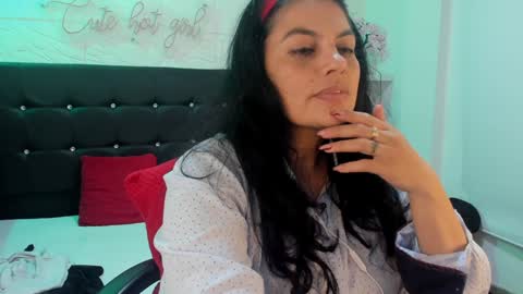 Angela 3 online show from December 2024 07:32:02 PM