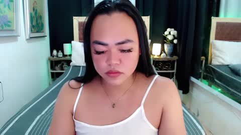 Snapshot of lustfuloffendertrina chatting on January 2025 07:04:02 AM Trina online show from January 2025 07:04:02 AM