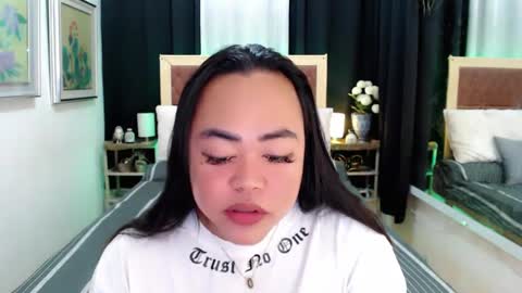 Snapshot of lustfuloffendertrina chatting on January 2025 08:18:02 AM Trina online show from January 2025 08:18:02 AM