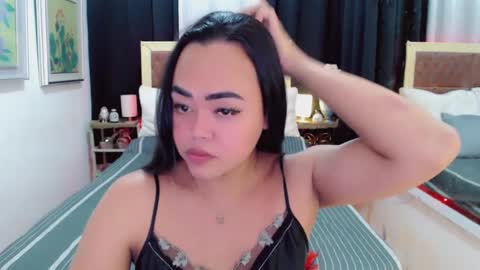 Snapshot of lustfuloffendertrina chatting on February 2025 07:51:02 AM Trina online show from February 2025 07:51:02 AM