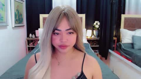 Snapshot of lustfuloffendertrina chatting on February 2025 08:56:02 AM Trina online show from February 2025 08:56:02 AM