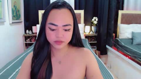Snapshot of lustfuloffendertrina chatting on February 2025 01:22:02 PM Trina online show from February 2025 01:22:02 PM