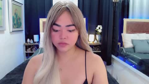Snapshot of lustfuloffendertrina chatting on February 2025 04:54:01 AM Trina online show from February 2025 04:54:01 AM