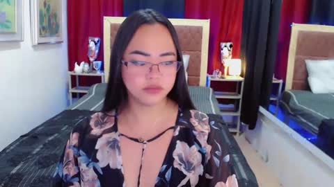 Snapshot of lustfuloffendertrina chatting on February 2025 09:45:02 AM Trina online show from February 2025 09:45:02 AM