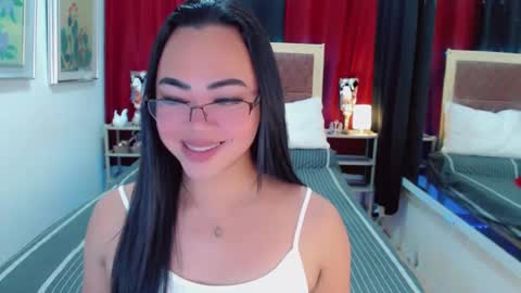 Snapshot of lustfuloffendertrina chatting on February 2025 03:47:02 AM Trina online show from February 2025 03:47:02 AM