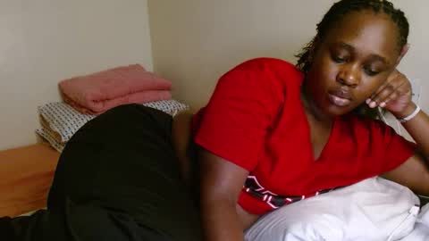 lustrous-choco online show from February 2026 06:08:01 PM