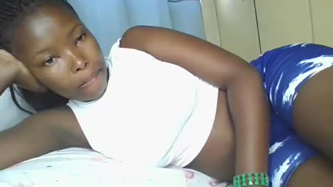 Snapshot of lustrousnerd chatting on October 2025 03:12:02 AM Noreh online show from October 2025 03:12:02 AM