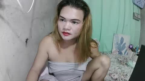 Snapshot of lusty_babe25 chatting on May 2026 01:17:02 PM Flora Mae online show from May 2026 01:17:02 PM