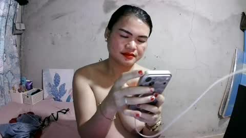Snapshot of lusty_babe25 chatting on July 2026 02:48:02 AM Flora Mae online show from July 2026 02:48:02 AM