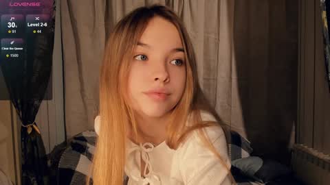 Isabel online show from December 2024 07:06:01 PM