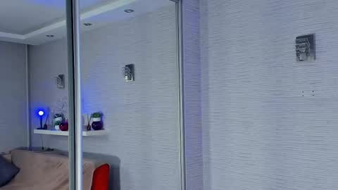 Isabel online show from March 2025 11:06:02 AM