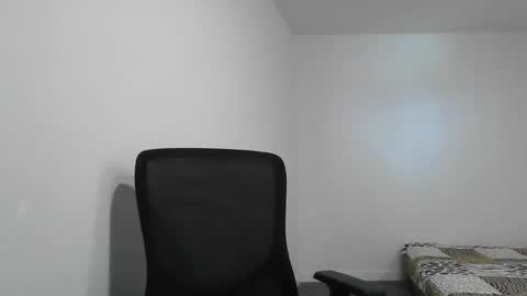 lustyhunk95 online show from December 2024 04:04:01 AM