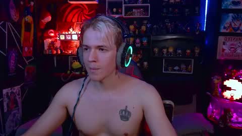 Snapshot of lustymatt chatting on October 2025 12:50:02 AM lustymatt online show from October 2025 12:50:02 AM