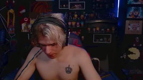 Snapshot of lustymatt chatting on October 2025 04:21:02 AM lustymatt online show from October 2025 04:21:02 AM