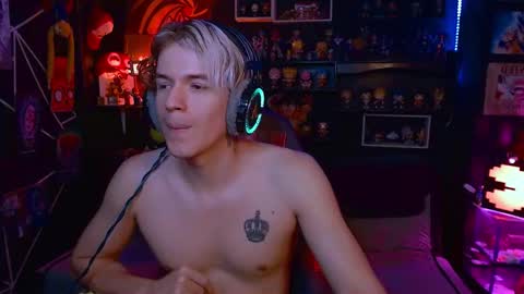 Snapshot of lustymatt chatting on October 2025 06:38:01 AM lustymatt online show from October 2025 06:38:01 AM