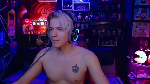 Snapshot of lustymatt chatting on October 2025 06:03:02 AM lustymatt online show from October 2025 06:03:02 AM