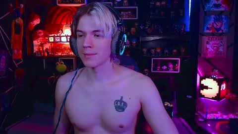 Snapshot of lustymatt chatting on November 2025 03:28:01 AM lustymatt online show from November 2025 03:28:01 AM