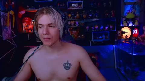 Snapshot of lustymatt chatting on December 2025 03:11:01 AM lustymatt online show from December 2025 03:11:01 AM