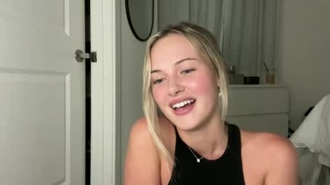 Snapshot of luvaimee chatting on September 2025 03:07:02 AM Aimee online show from September 2025 03:07:02 AM