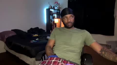 Snapshot of luverboibbc chatting on February 2025 02:53:01 AM luverboi online show from February 2025 02:53:01 AM