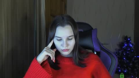 Snapshot of luvmeeow chatting on December 2024 03:26:01 AM Ann online show from December 2024 03:26:01 AM