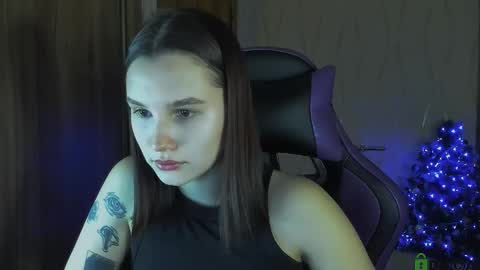 Snapshot of luvmeeow chatting on December 2024 03:00:01 AM Ann online show from December 2024 03:00:01 AM