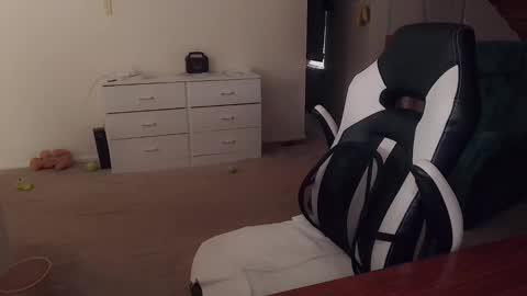 Snapshot of luvs2bbritney chatting on November 2025 07:15:02 PM Britney online show from November 2025 07:15:02 PM