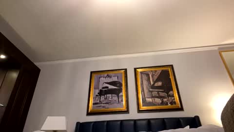 luvs2kiss online show from September 2025 04:56:01 AM