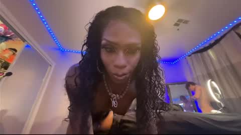 luvvlee online show from September 2025 11:49:01 PM