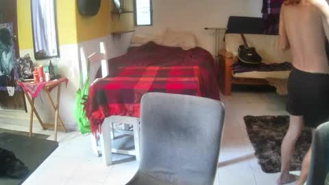 Snapshot of lux_uri chatting on November 2025 10:20:02 PM James online show from November 2025 10:20:02 PM