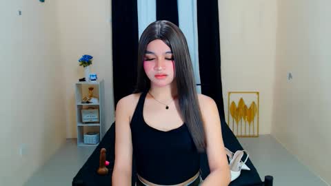 queen lux online show from September 2025 12:47:02 AM