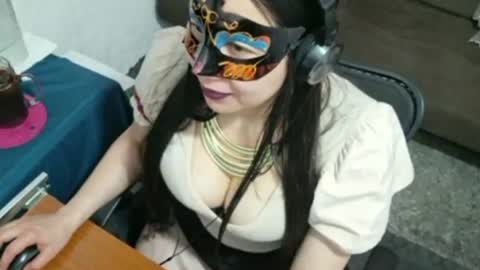 Snapshot of luxdasilva chatting on June 2026 10:45:02 PM luxdasilva online show from June 2026 10:45:02 PM