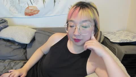 Snapshot of luxgray chatting on December 2024 02:32:01 AM LuxGray online show from December 2024 02:32:01 AM