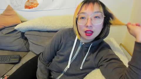 Snapshot of luxgray chatting on February 2025 03:51:01 AM LuxGray online show from February 2025 03:51:01 AM