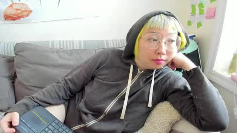 LuxGray online show from April 2026 03:16:01 PM