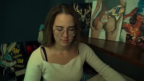 Snapshot of luxie_queen chatting on October 2025 01:35:02 PM Katie online show from October 2025 01:35:02 PM