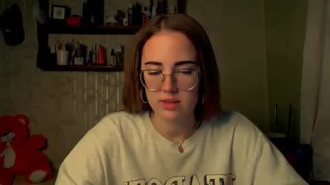 Snapshot of luxie_queen chatting on November 2025 05:12:01 PM Katie online show from November 2025 05:12:01 PM