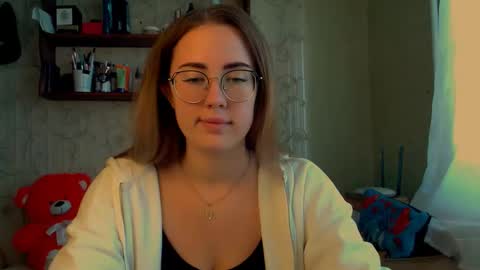 Snapshot of luxie_queen chatting on November 2025 10:59:01 AM Katie online show from November 2025 10:59:01 AM