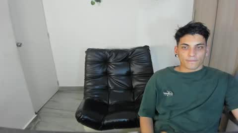 Snapshot of luxrx chatting on May 2026 06:27:01 PM luxrx online show from May 2026 06:27:01 PM